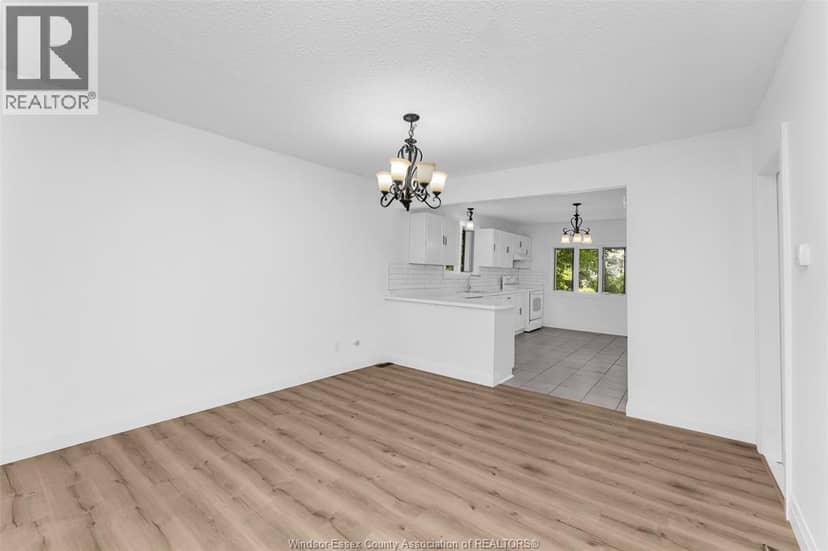 578 Brock Street — photo 8 of 36