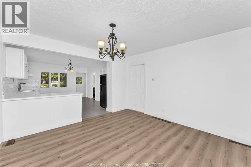 578 Brock Street — photo 9 of 36
