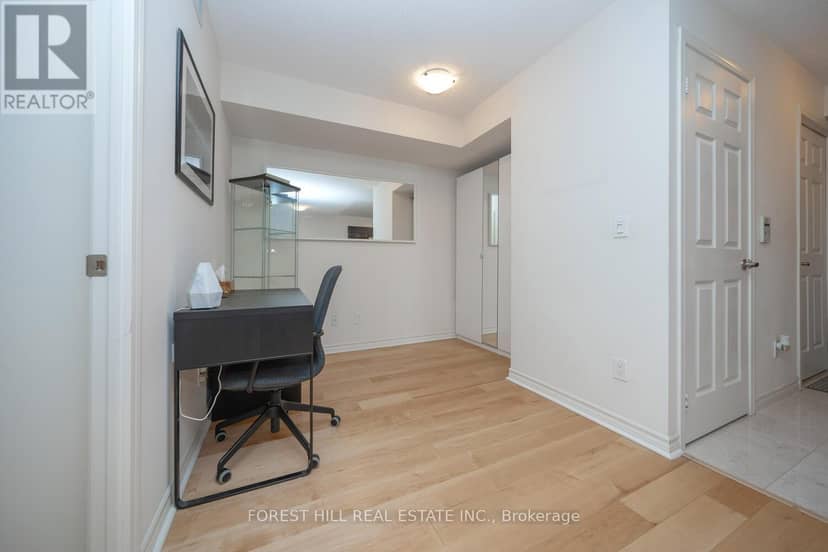 1120 - 25 Lower Simcoe Street — photo 11 of 19