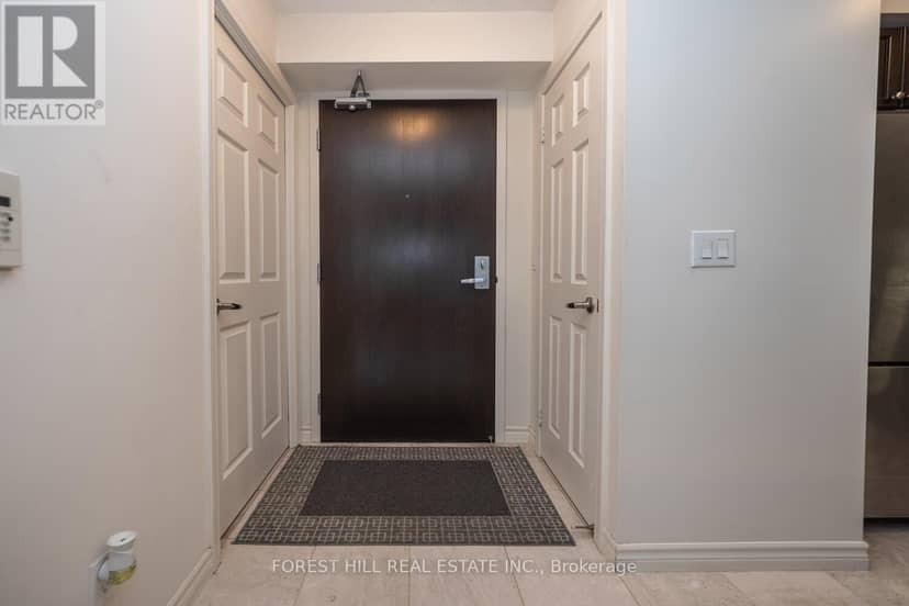 1120 - 25 Lower Simcoe Street — photo 5 of 19