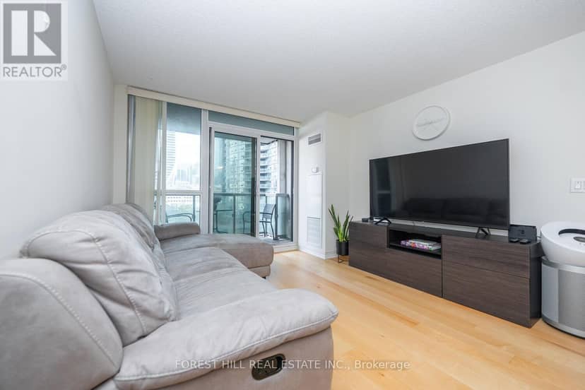 1120 - 25 Lower Simcoe Street — photo 7 of 19