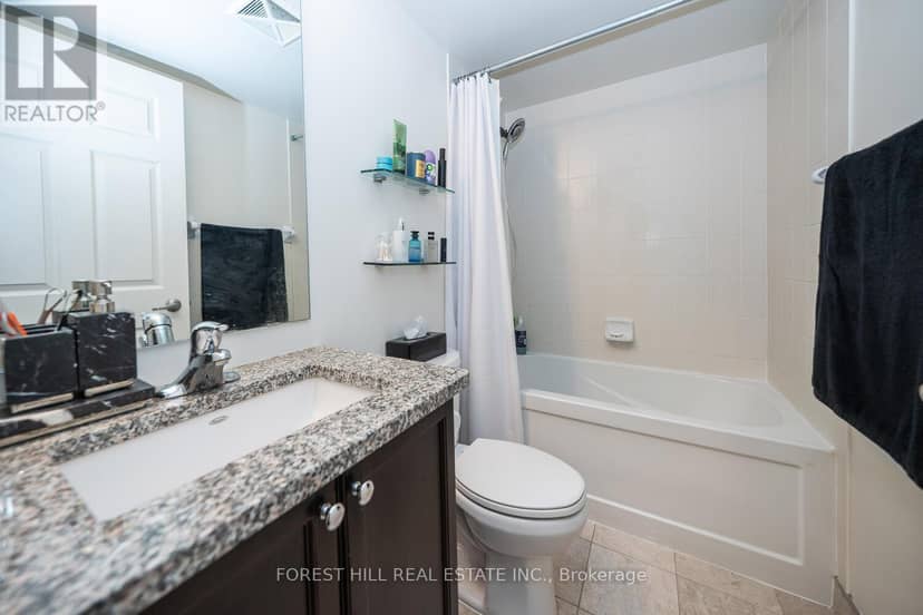 1120 - 25 Lower Simcoe Street — photo 9 of 19