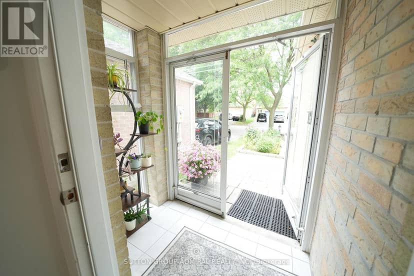 33 Wilderness Drive, Toronto, photo 3