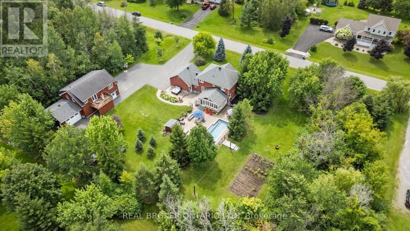 27 Garrison Drive, North Grenville, photo 2