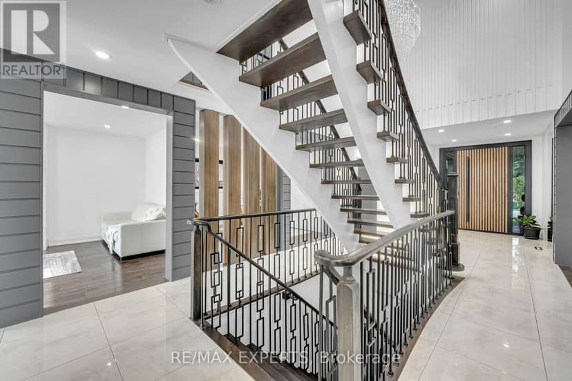 212 Bordeaux Drive — photo 21 of 40
