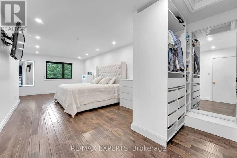 212 Bordeaux Drive — photo 33 of 40