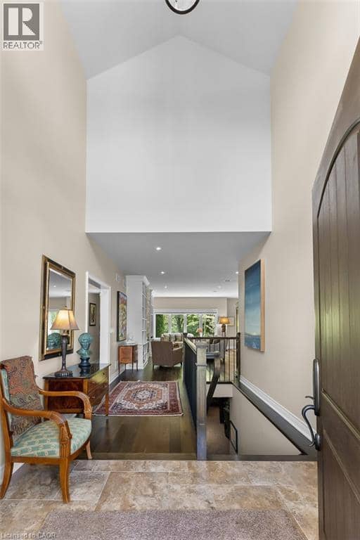 6 CREEKSIDE Drive — photo 4 of 40