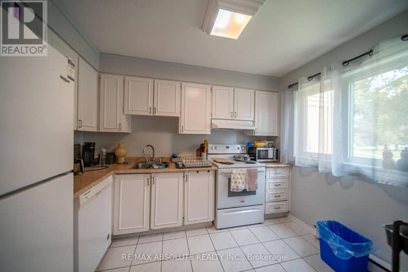 25 - 1299 Cedarcroft Crescent — photo 4 of 25