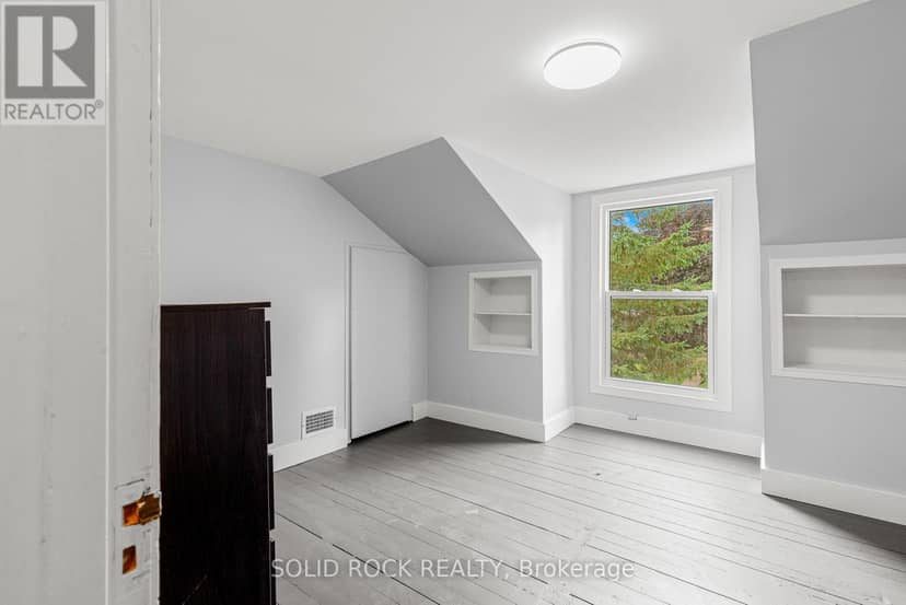 333 James Street E — photo 17 of 33