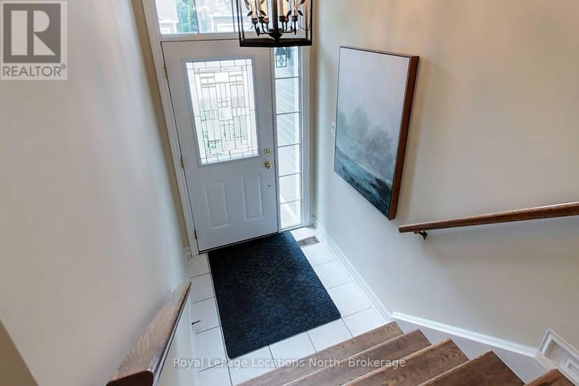 25 Green Briar Drive — photo 2 of 32