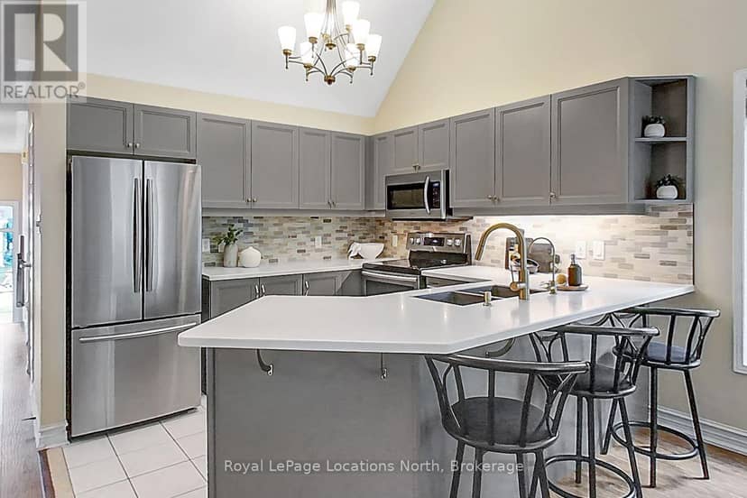 25 Green Briar Drive — photo 3 of 32