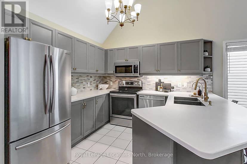 25 Green Briar Drive — photo 4 of 32