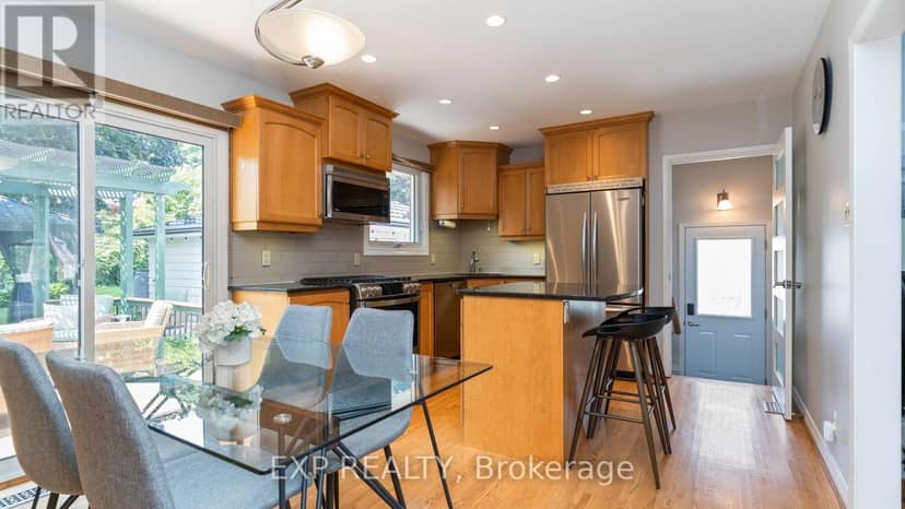 295 Tweedsmuir Avenue — photo 7 of 40