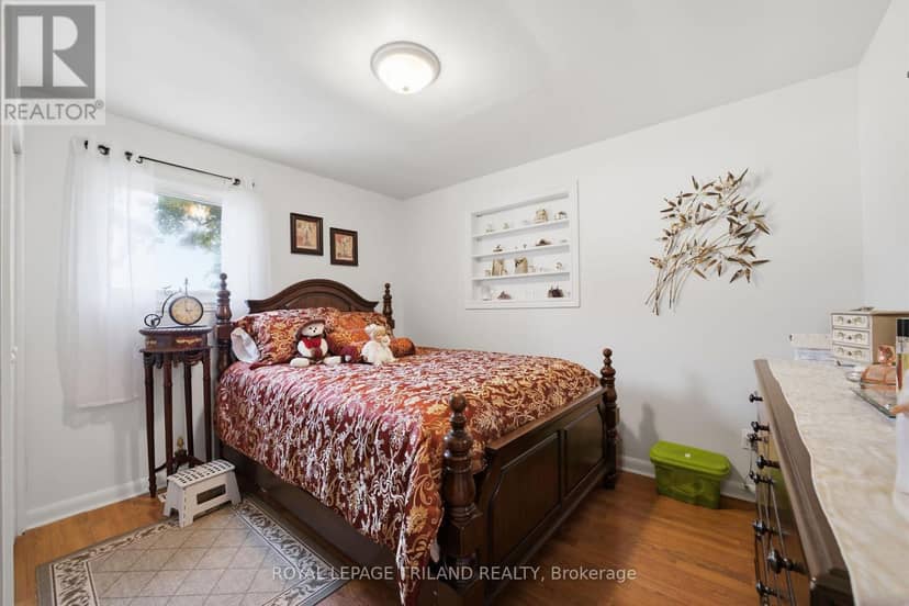 165 Victoria Street — photo 13 of 37