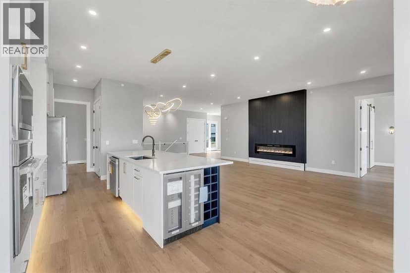 282 Muirfield Crescent — photo 11 of 40