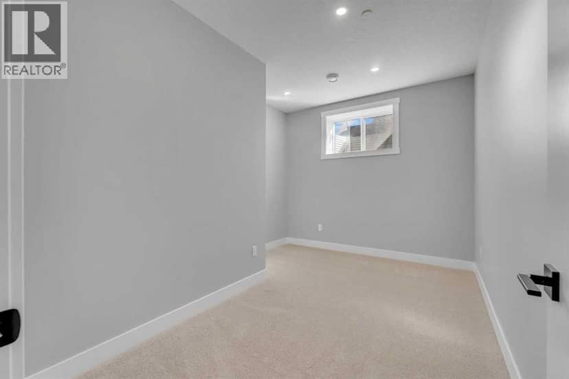 282 Muirfield Crescent — photo 36 of 40