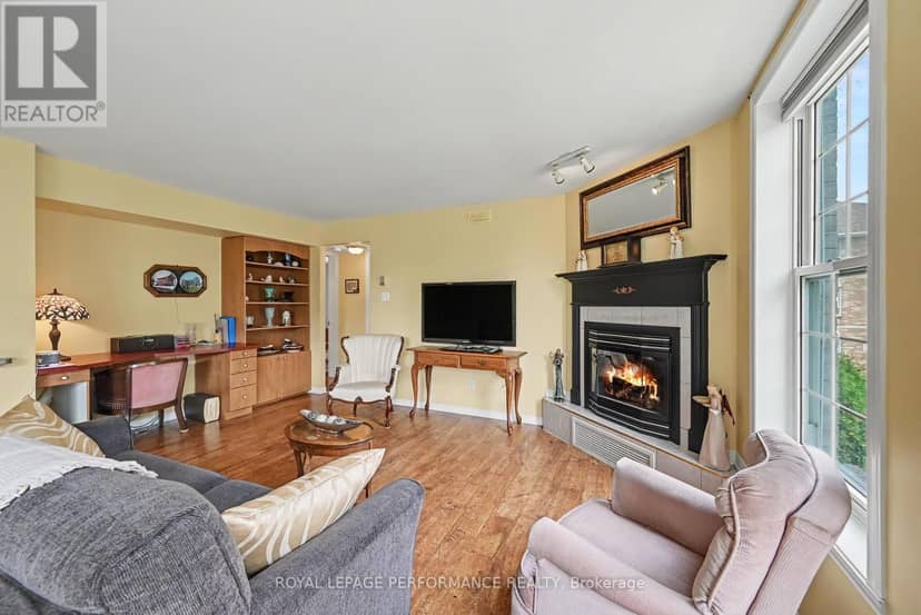 204 - 311 Water Street W — photo 6 of 35