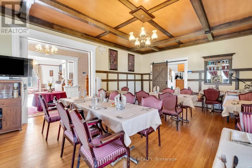 29 Bursthall Street — photo 12 of 40