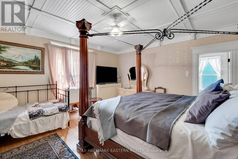 29 Bursthall Street — photo 24 of 40