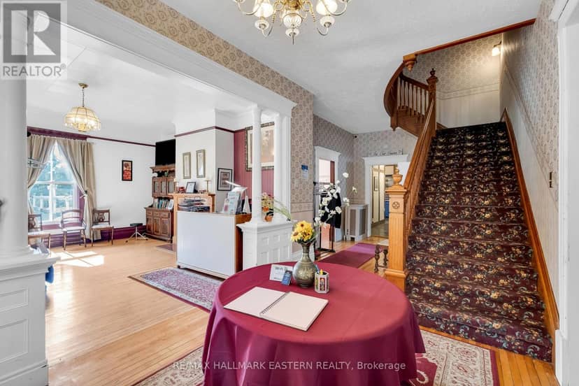 29 Bursthall Street — photo 9 of 40