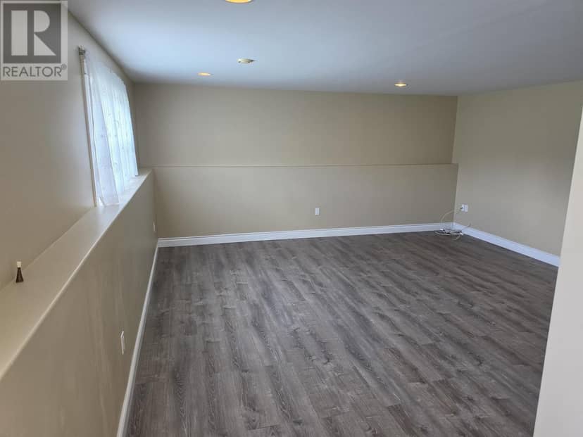 14 MEADOW Lane — photo 18 of 24