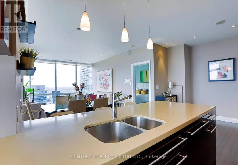 4002 - 80 John Street — photo 18 of 33