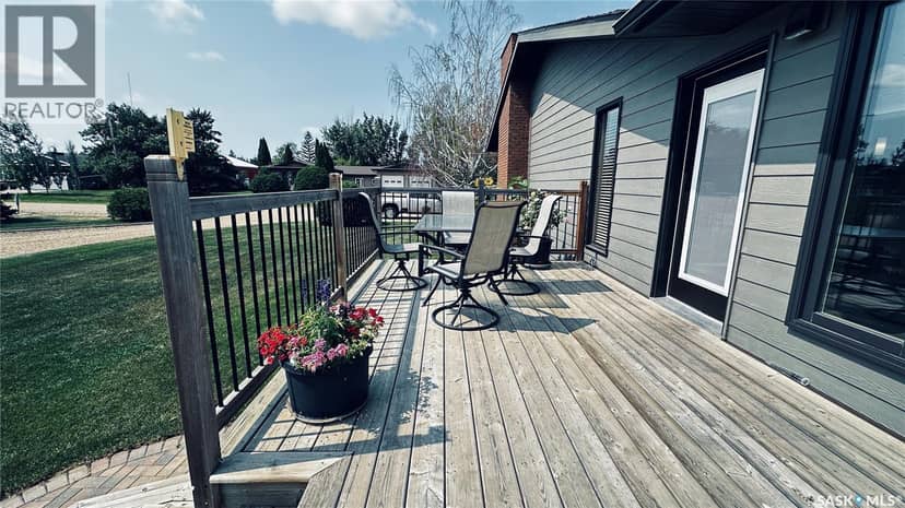 860 1st AVENUE, Zenon Park, photo 2
