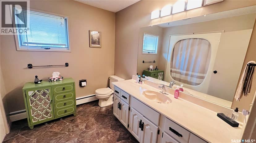 860 1st AVENUE — photo 38 of 40