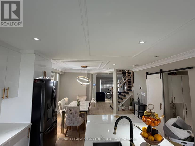 12 Ferncroft Place — photo 5 of 40