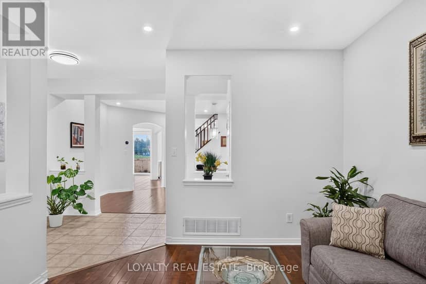 5 Southam Street, Ajax, photo 3