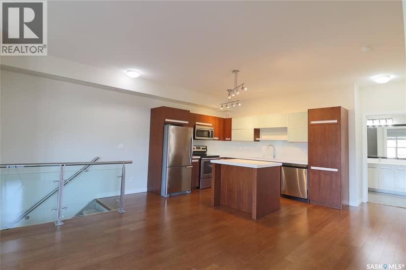810 1015 Patrick CRESCENT — photo 5 of 40