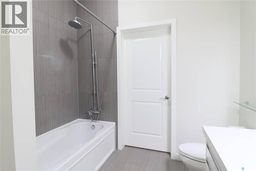 810 1015 Patrick CRESCENT — photo 23 of 40