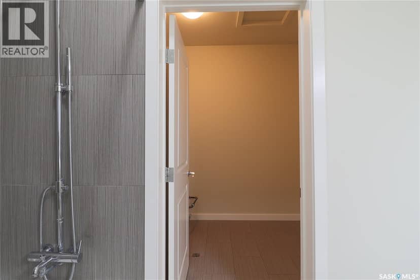 810 1015 Patrick CRESCENT — photo 26 of 40
