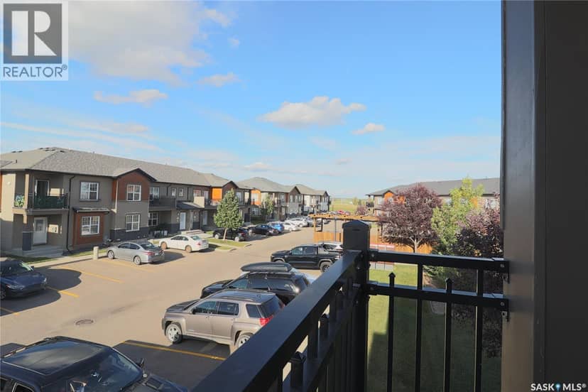 810 1015 Patrick CRESCENT — photo 32 of 40