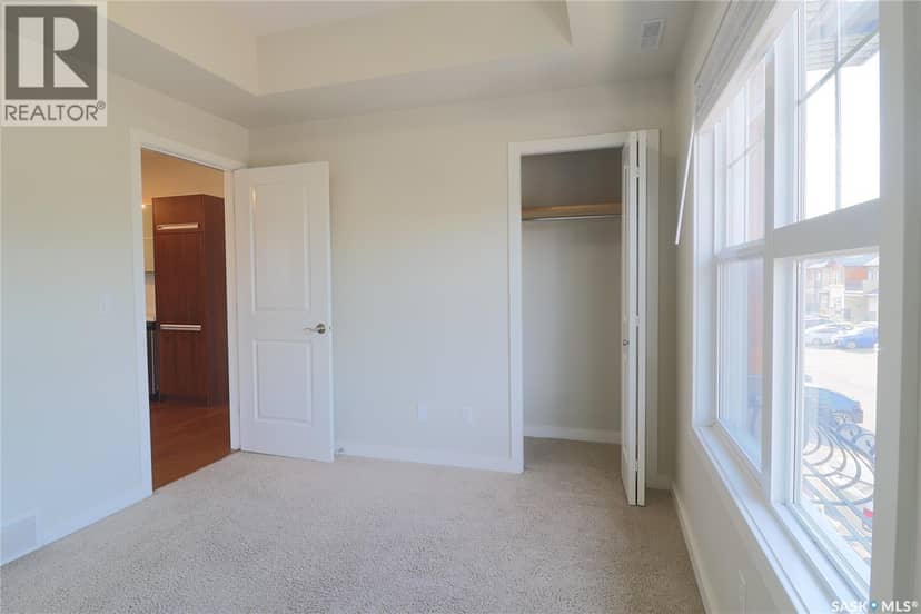 810 1015 Patrick CRESCENT — photo 16 of 40