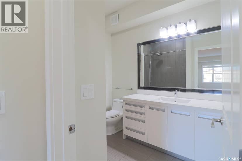 810 1015 Patrick CRESCENT — photo 22 of 40