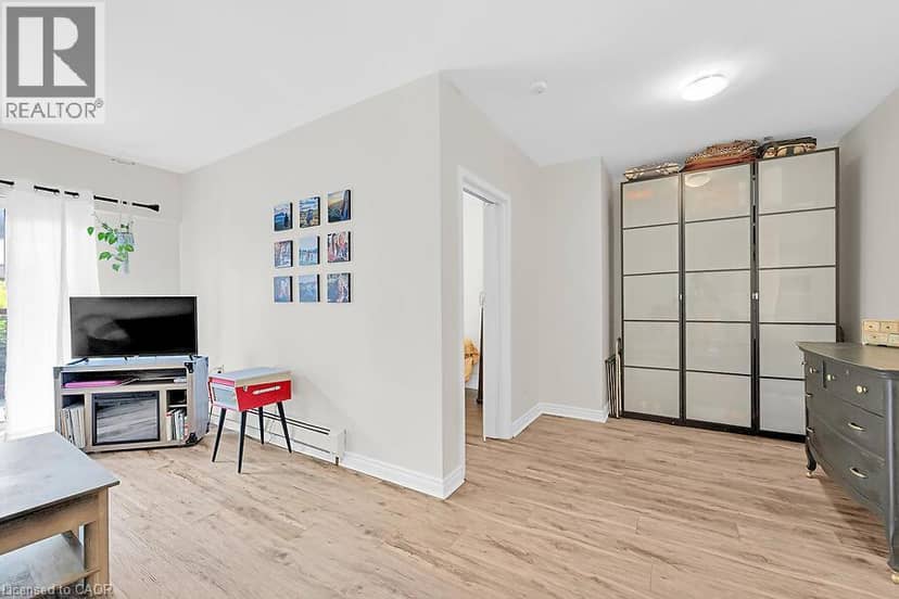 141 S CATHARINE Street S Unit# 102 — photo 14 of 37