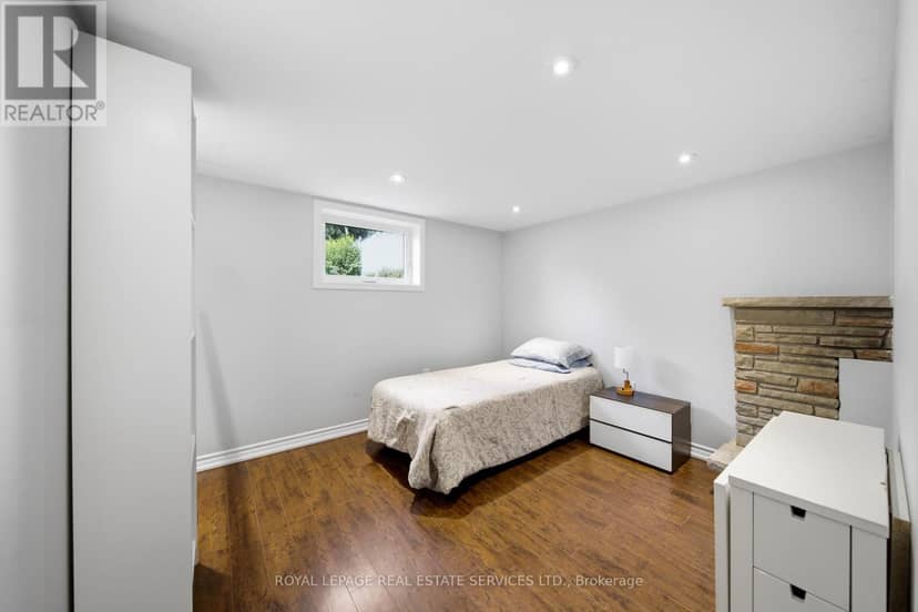 127 Redgrave Drive — photo 31 of 40