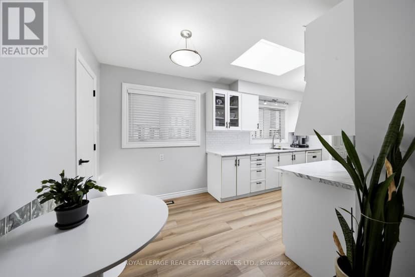 127 Redgrave Drive — photo 8 of 40