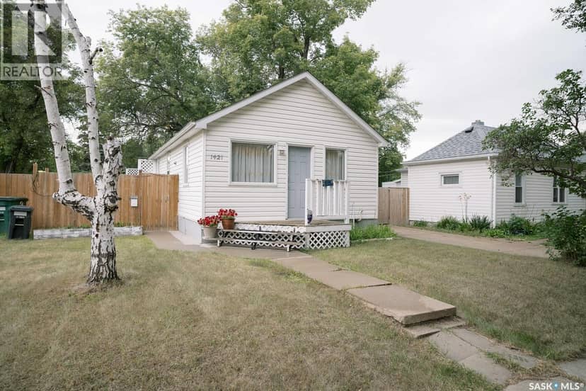 1421 H Avenue N — photo 3 of 39