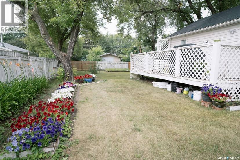 1421 H Avenue N — photo 4 of 39