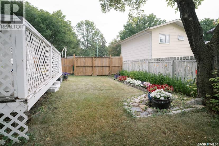1421 H Avenue N — photo 5 of 39