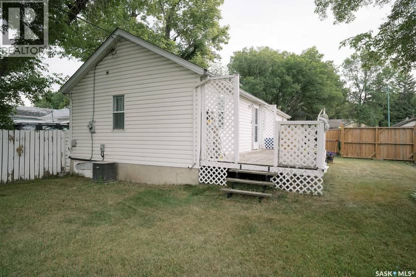 1421 H Avenue N — photo 6 of 39