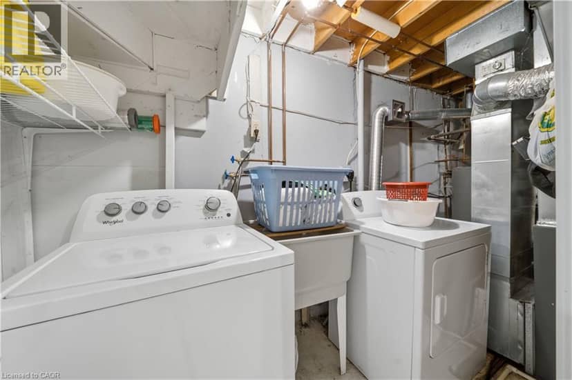 230 SUNSET Boulevard — photo 15 of 24