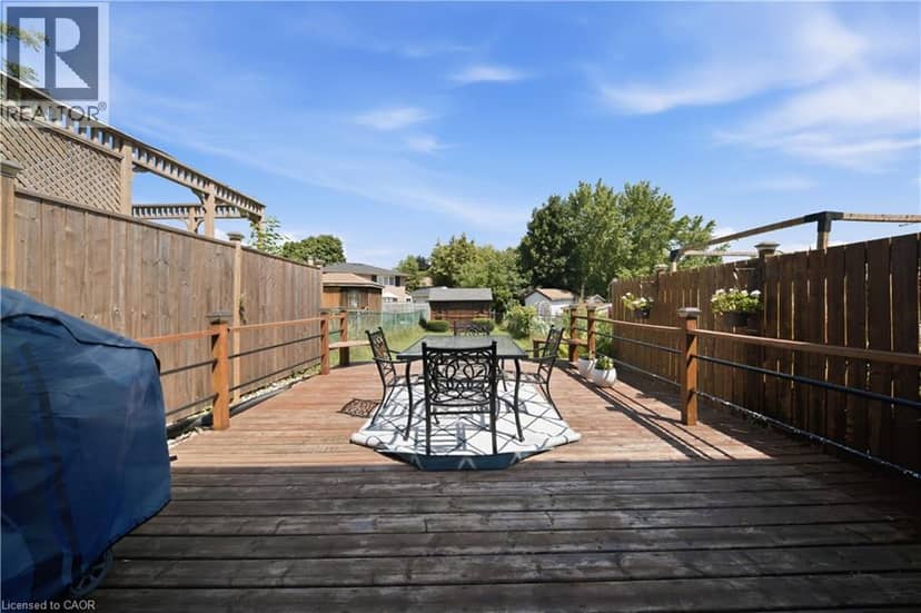 230 SUNSET Boulevard — photo 16 of 24