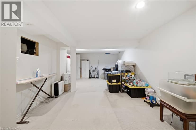 230 SUNSET Boulevard — photo 14 of 24
