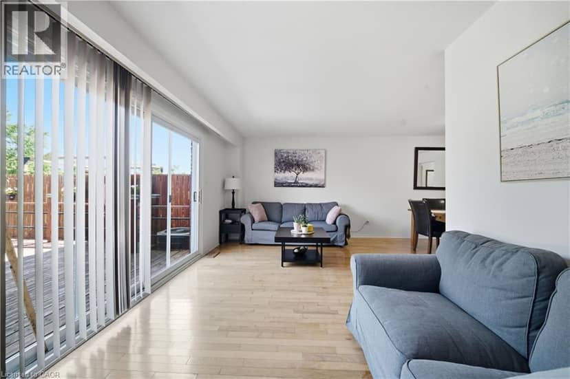 230 SUNSET Boulevard — photo 10 of 24