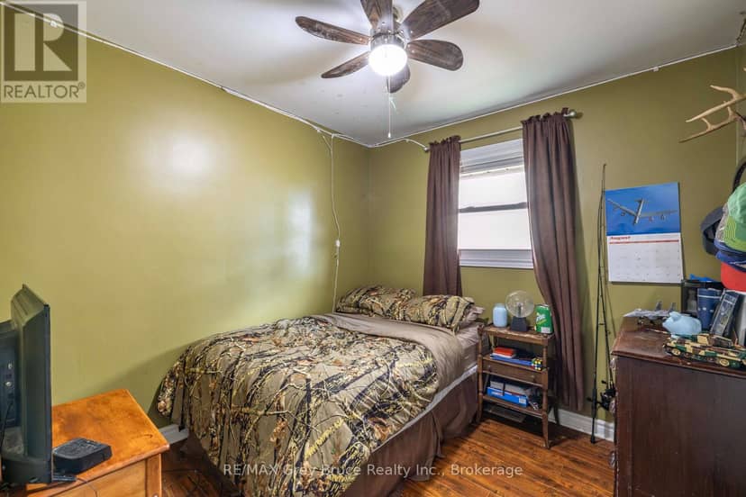 175 Fergus Street S — photo 15 of 39