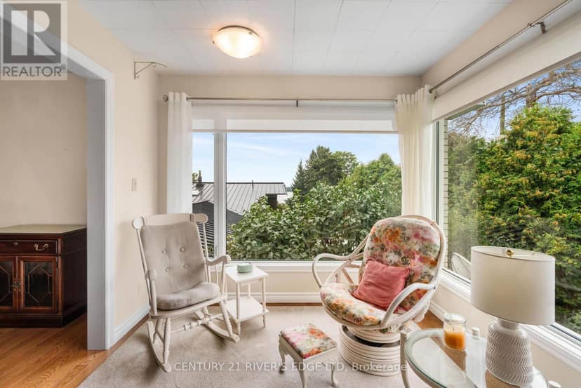 1 Hardy Crescent — photo 18 of 40