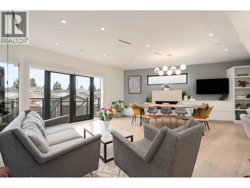 7380 ASHBURN STREET, Vancouver, photo 2